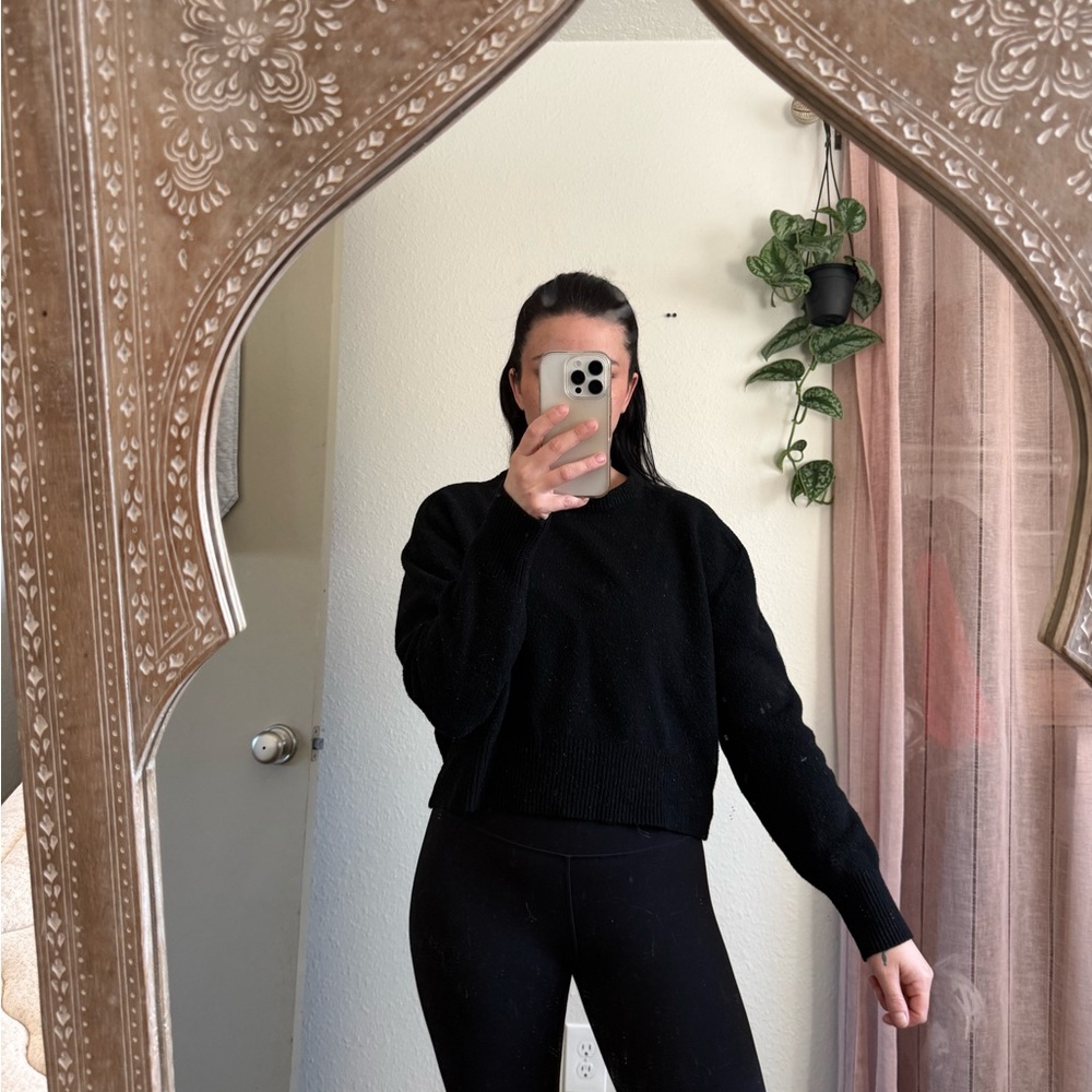 Black Cropped Universal Threads Sweater